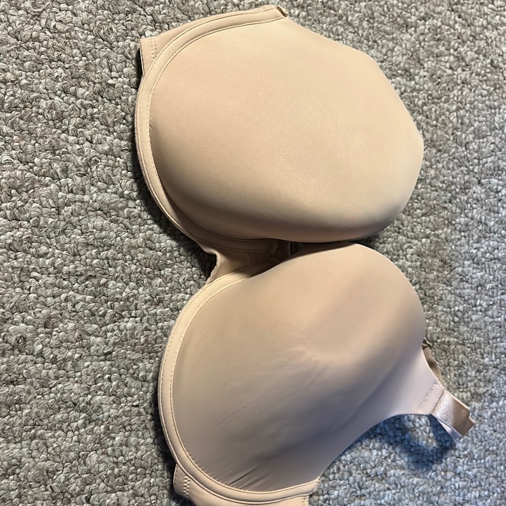 Beige bra size 38DD